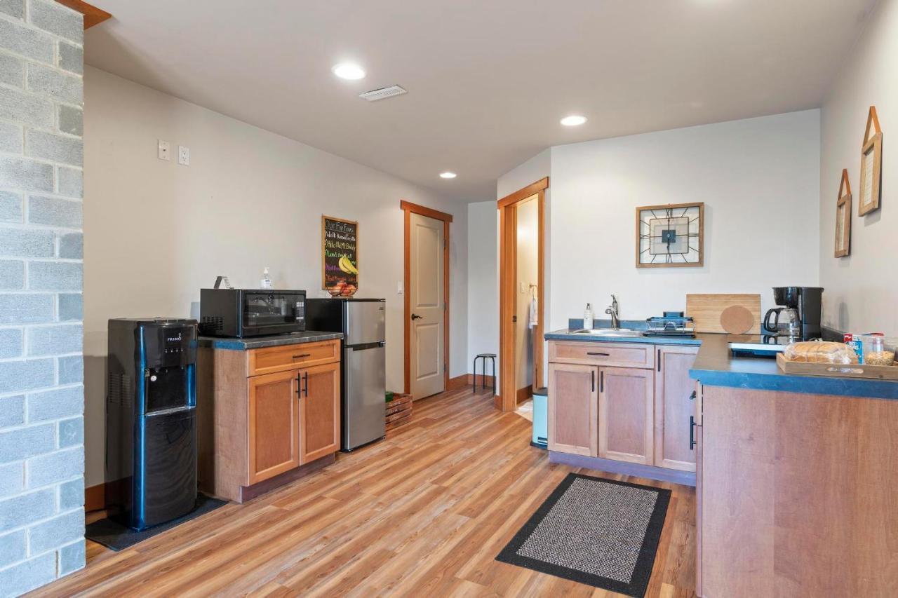 Shawnigan Hills Guest Suite Shawnigan Lake Extérieur photo